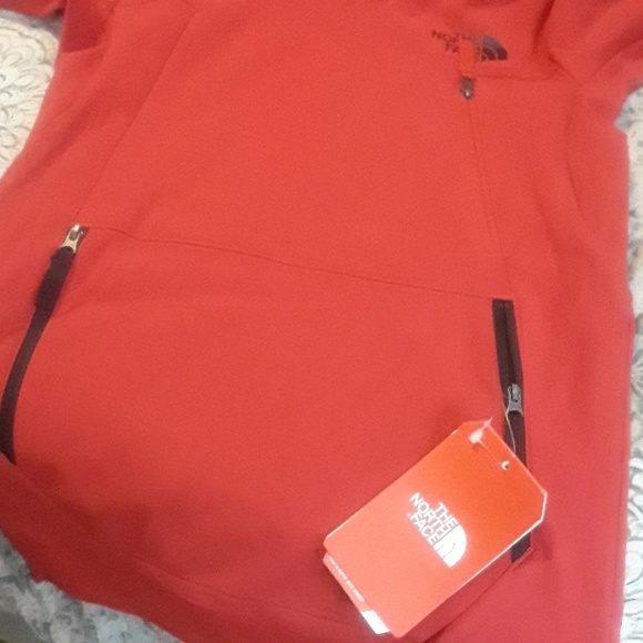 North face - Picture 2 of 5